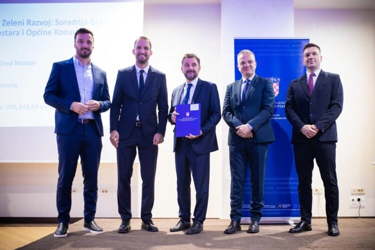 Erlić u Mostaru dodijelio ugovore vrijedne 4,2 milijuna eura: “Cilj je potpora Hrvatima u BiH”
